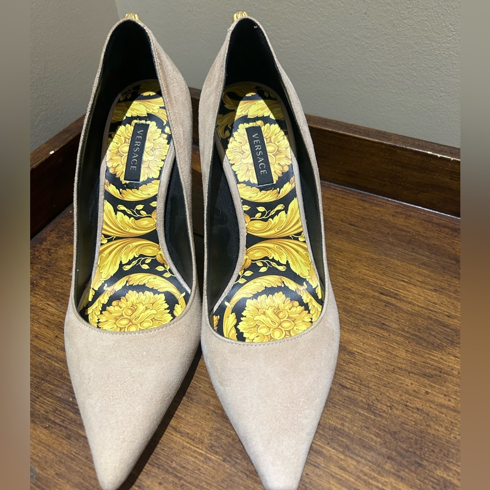 Versace Beige / Blush Tone Pumps